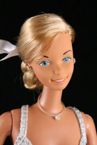 Mattel Supersize Barbie 18 " Superstar Vinyl Doll 9828 Vintage 1976