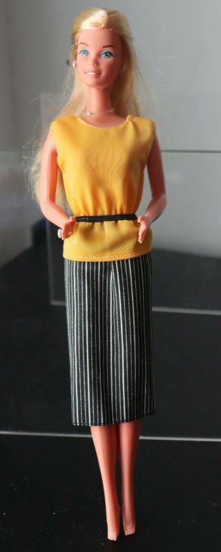 Vintage 1966 Mattel Barbie Doll Blonde In Casual Office Outfit