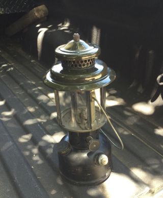Vintage 1965 Coleman U.  S.  Military Quadrant Globe Lantern Leaded Gasoline