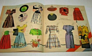 Vintage 1942 Statuette Girls Uncut Paper Clothes Cardboard Dolls Book Whitman 4