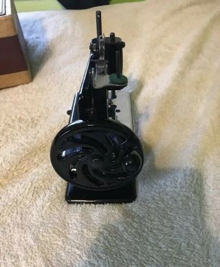 Antique Singer Toy Sewing Machine  Model 20 3