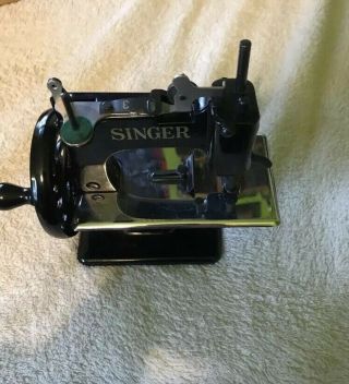 Antique Singer Toy Sewing Machine  Model 20 4
