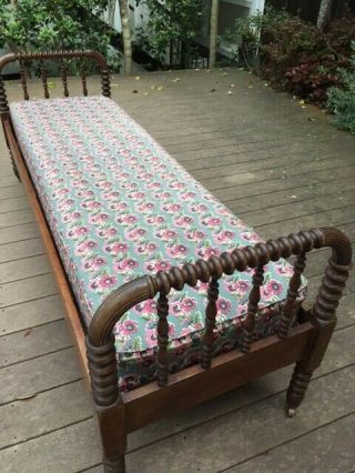 Antique Early Jenny Lind Spool daybed 4