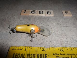 T1686 F Vintage Bagley Deep Honey B Fishing Lure Early Brass Hangers 4