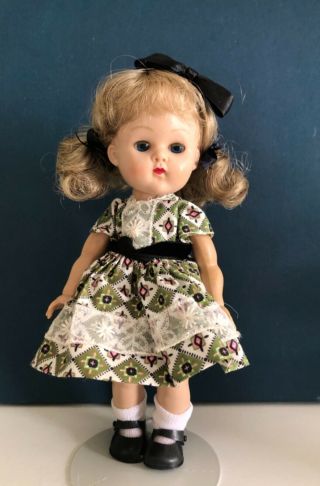 Vintage Vogue Ginny Doll in her Tagged Dress from the 50’s 3