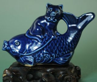 China Old Blue And White Porcelain Handmade Cat And Fish Porcelain Statue Ba02e