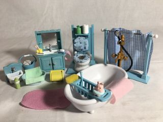 Calico Critters/sylvanian Families Vintage Bathroom Furniture With Accessories