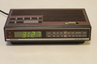 Sanyo Model No.  Rm5008 Am/fm Alarm Clock Radio