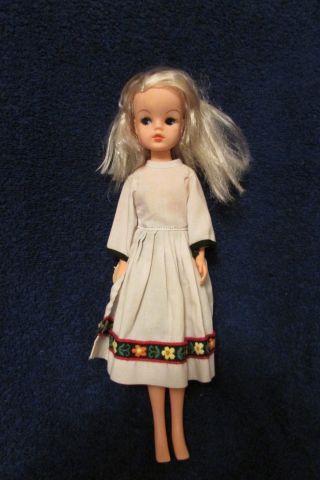 Vintage Pedigree Sindy Barbie Style Doll 1983 - 1985