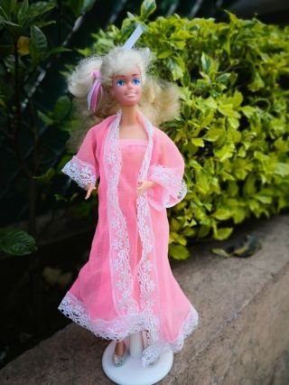 Vtg Mexico Barbie Lights & Lace Superstar Era Foreign Doll Aurimat W/ Pink Robe