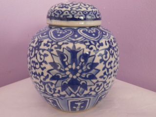 FAB CHINESE BLUE & WHITE FLOWERS & LEAVES DESIGN GINGER JAR/POT 12.  5 cms tall 5
