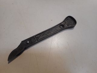 L2982 - Antique Vintage Keen Kutter Metal Can Opener Tool