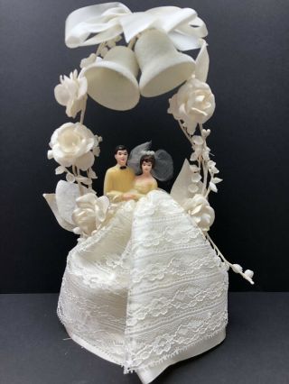 Large Vintage Bride & Groom Wedding Cake Topper Bride Groom Brunette.  Euc