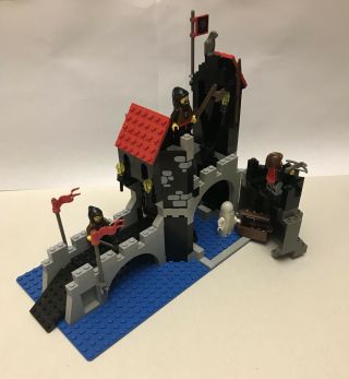Vintage Castle Lego Mini Figs/set 6075 Wolfpack Tower