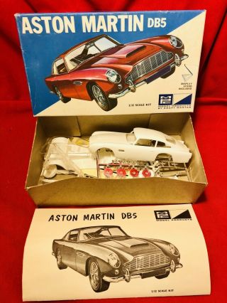 Vintage Aston Martin Db5 1/32 Scale Model Kit 7502 - 100 Complete