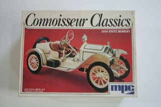 Vintage Plastic Model Car Kit: Connoisseur Classics 1914 Stutz Bearcat By Mpc.