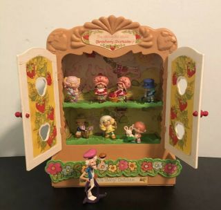 Vintage Strawberry Shortcake Cabinet,  8 Mini Figure Pvc Dolls
