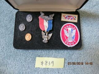 Boy Scout Eagle Award Kit With Medal Pins and Patches in case 2