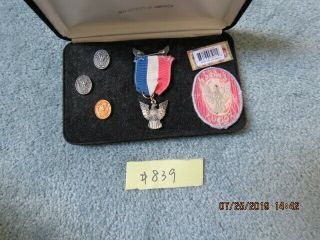 Boy Scout Eagle Award Kit With Medal Pins and Patches in case 3