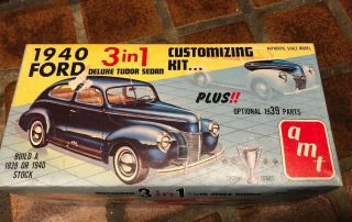 Vintage Amt 3 In 1 1940 Ford Deluxe Tudor 1:24 & Box With Optional 1939 Parts