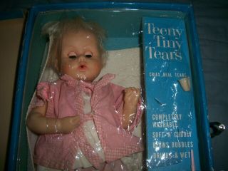 VINTAGE 1958 TEENY TINY TEARS DOLL in BLUE CARRYING CASE 4