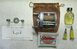 Vintage Pflueger Supreme Bait Casting Reel With Accessories