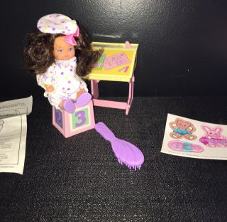 Vintage Heart Family Baby Doll Mattel Neighborhood Daria & School Desk 80 