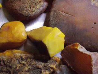 Antique natural Baltic amber stone egg yolk toffee amber 88g 老琥珀 波羅的海琥珀 2