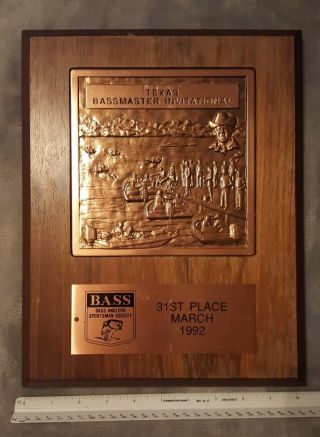 Vintage B.  A.  S.  S.  Fishing Trophy Plaque " Texas Bassmaster Invitational " 1992