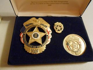 Barack Obama Inaugural Metropolitan Police 2009 Badge,  Coin,  & Pin Set Obsolete 2