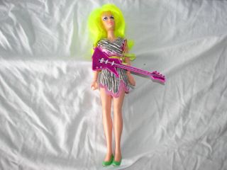 Vintage 1986 Hasbro Doll Jem And Holograms Band Yellow Hair Pizzazz Outfit Shoes