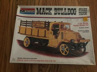 Monogram Mack Bulldog Stake Truck Ringling Bros.  Circus Model Kit Factory
