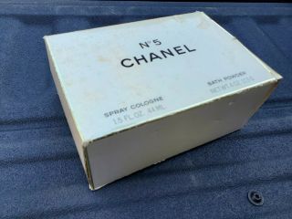 Vintage Chanel No.  5 Gift Set 1.  5oz Spray Cologne & 4oz Bath Powder Full Nib
