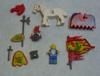 Vintage Lego Classic Dragon Knight Minifig Horse Accessories Flags Shield 1990 ' s 2