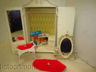 Vintage Susy Goose Barbie Doll Bedroom Wardrobe Vanity Bench & Rug Playset