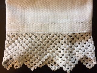 Lg Antique/vintage White Huck Linen Towel With Intricate Crochet Border 19.  5x35