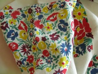 VINTAGE LINEN TABLECLOTH SCREEN PRINTED FLOWERS MACHINE HEMS LOVELY LOOK,  BEST 2