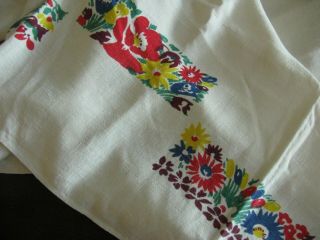 VINTAGE LINEN TABLECLOTH SCREEN PRINTED FLOWERS MACHINE HEMS LOVELY LOOK,  BEST 3