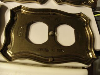 14 E Vintage Pre - Owned Brass Wall Outlet Plate Cover