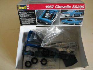 REVELL 1967 CHEVROLET CHEVELLE SS396 1/25 MODEL KIT 2