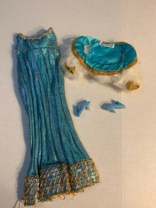 Vintage Barbie Blue Royalty Lame` Gown 1469 Complete W/ Shoes White Fur Cape