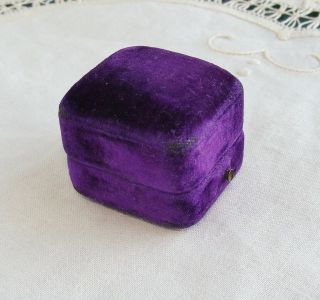 Antique E Kirchberg Chicago Purple Velvet Push Button Ring Box Velvet Inside