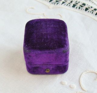 Antique E Kirchberg Chicago Purple Velvet Push Button Ring Box Velvet Inside 2