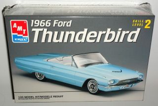 Vintage - 1996 Amt - 1966 Ford " Thunderbird " Model Kit 1/25