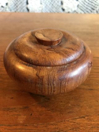 Vintage Hand Turned " Heart Rimu " Nz Wooden Timber Round Box With Lid Hand Made