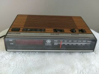 Ge General Electric 7 - 4624b Fm/am Electronic Digital Alarm Clock Radio Vintage