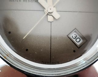 Vintage Men ' s 1975 Timex Crosshair Cushion Case Watch Runs Perfectly 7