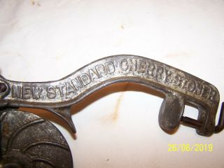 Antique 1900 ' s Cast Iron Metal Hand Crank Standard CHERRY STONER Pitter NO.  75 3