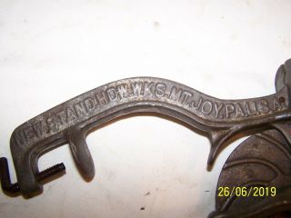 Antique 1900 ' s Cast Iron Metal Hand Crank Standard CHERRY STONER Pitter NO.  75 4