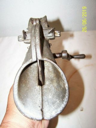Antique 1900 ' s Cast Iron Metal Hand Crank Standard CHERRY STONER Pitter NO.  75 5
